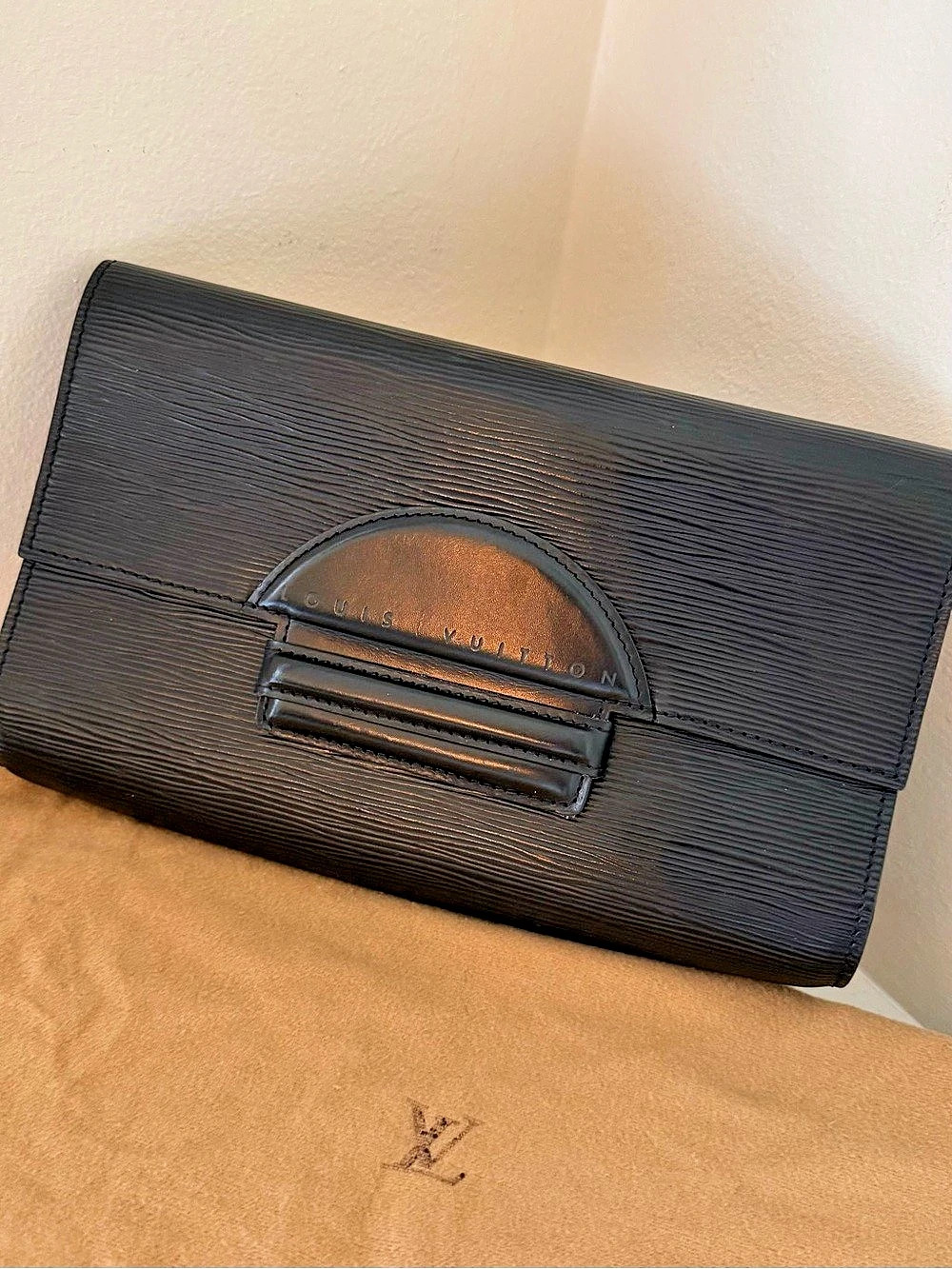 Louis Vuitton Epi chailot clutc